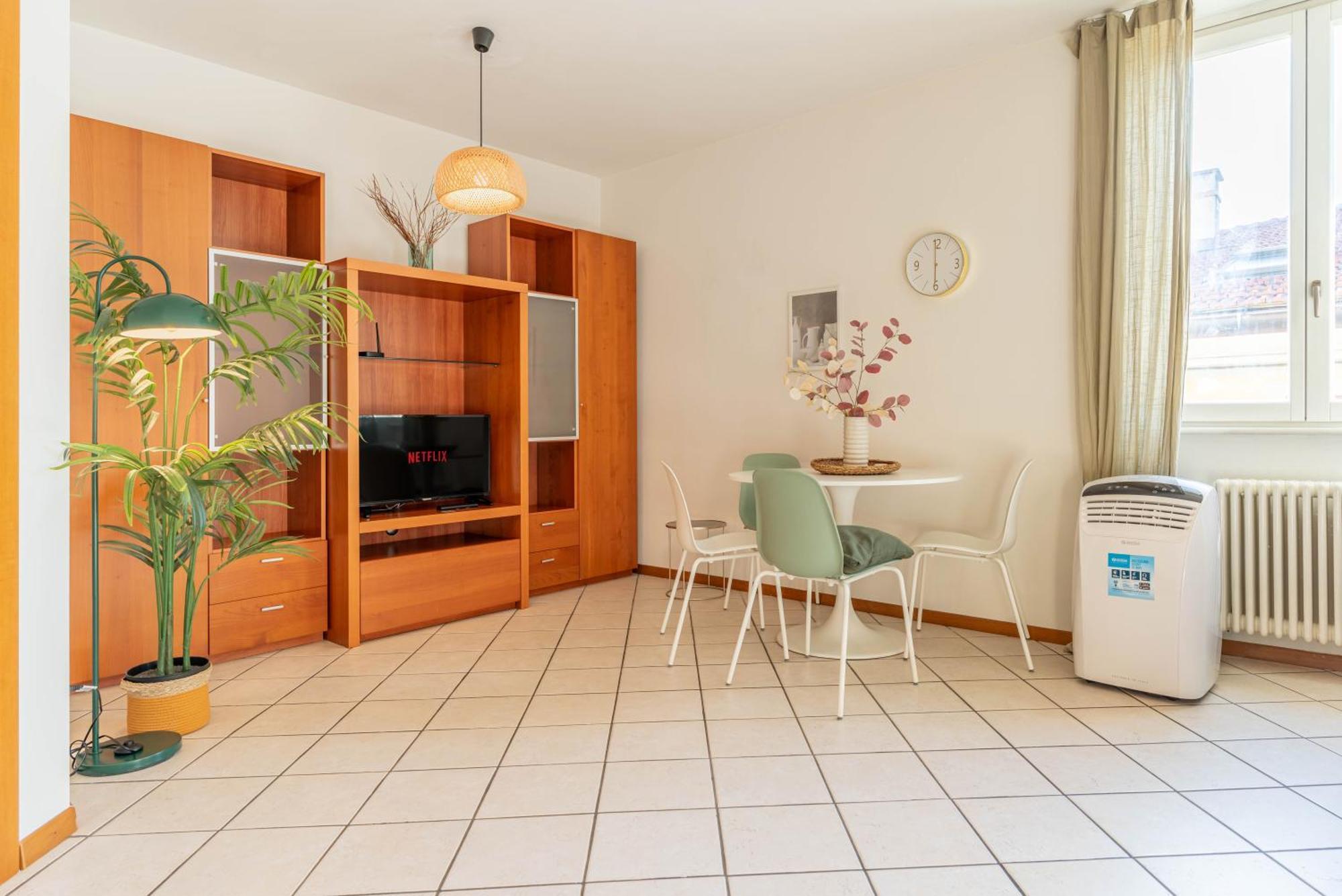 Heart Of Historic Center - Free Parking & Pet Friendly - Fast Wifi - Historical Palace Trento